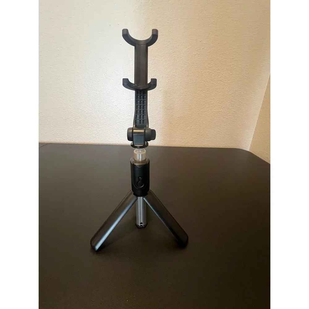 Selfie Stick Tripod Black Bluetooth Remote
